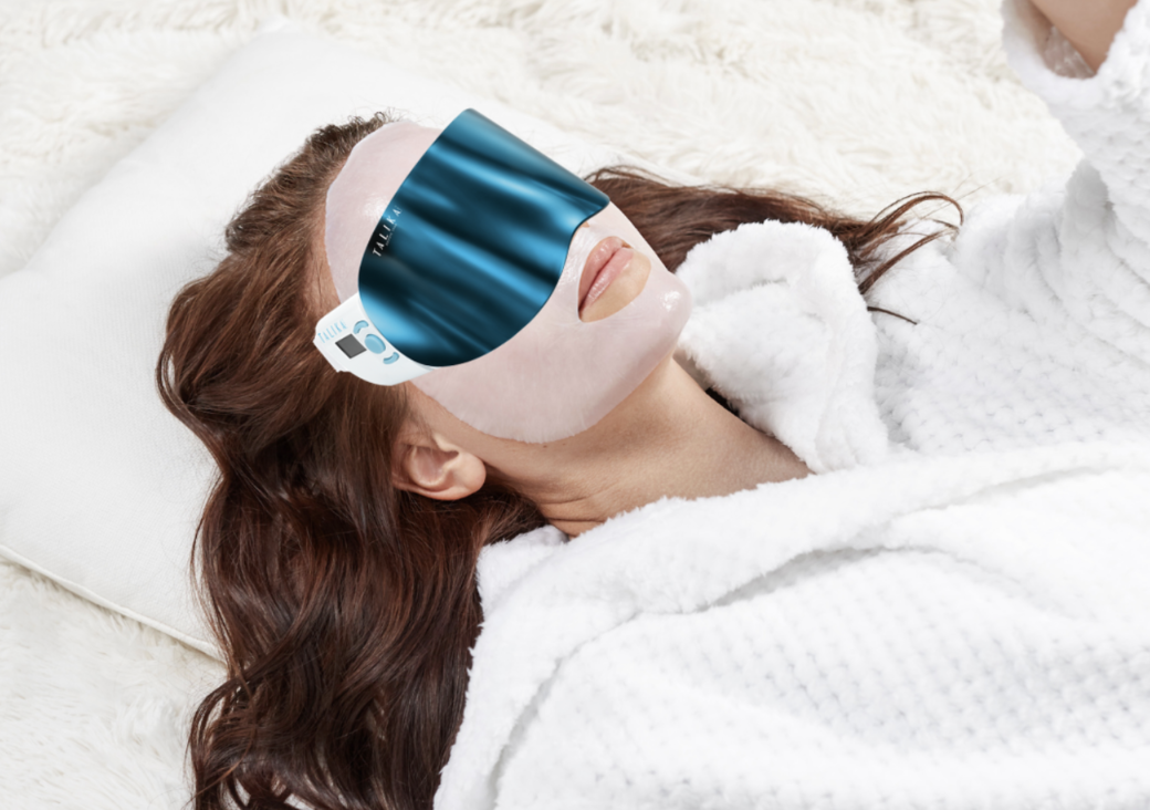 LIGHTTHERAPY®細微的微電流同時更可令肌肉放鬆,有助抗壓及排毒,令肌膚更有彈性 LIGHTTHERAPY®細微的微電流同時更可令肌肉放鬆,有助抗壓及排毒,令肌膚更有彈性