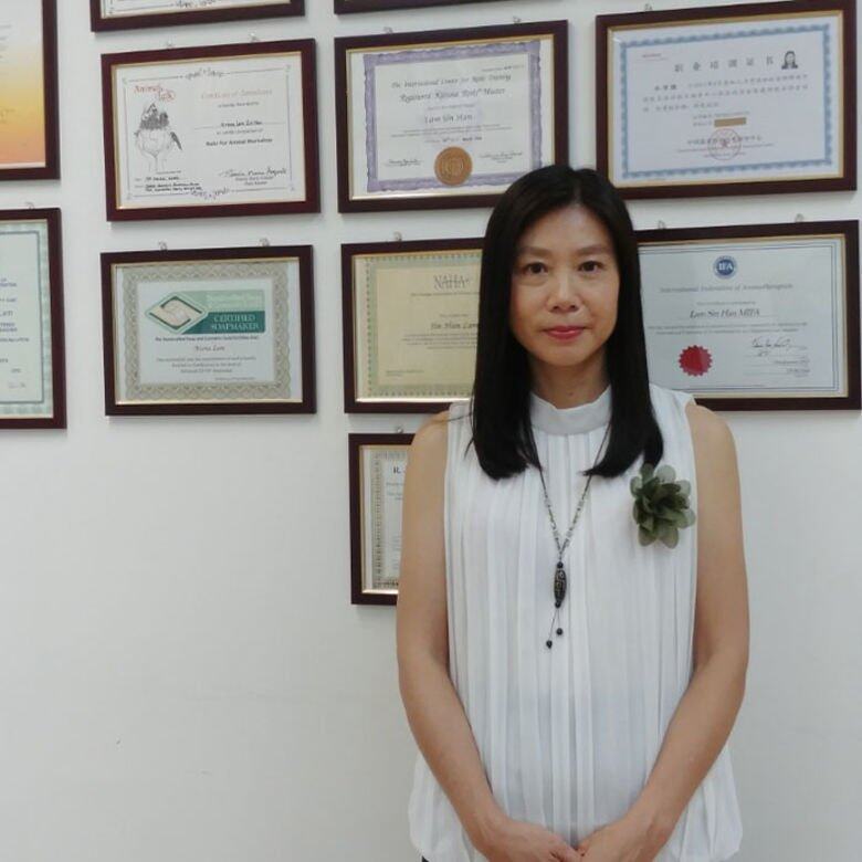 香港芳香療法學院香薰治療師兼導師 Arona Lamwww.flowerspirithk.com 香港芳香療法學院香薰治療師兼導師 Arona Lamwww.flowerspirithk.com