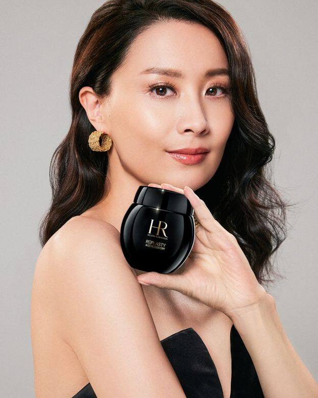 在美容效果、產品功效、成分及創作靈感上不斷創新,力求滿足任何要求最 在美容效果、產品功效、成分及創作靈感上不斷創新,力求滿足任何要求最