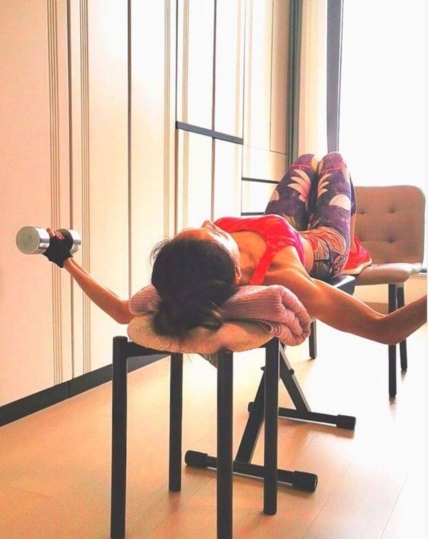 勤力運動及自律又健康的飲食習慣,讓最美小龍女的仙氣不被時間所洗 勤力運動及自律又健康的飲食習慣,讓最美小龍女的仙氣不被時間所洗