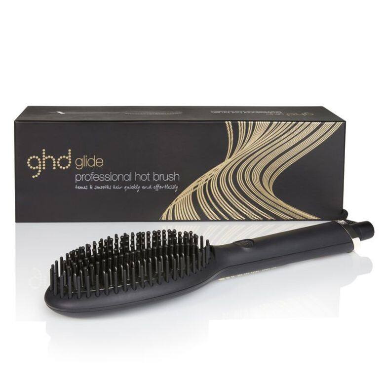 ghd glide電子梳運用先進的陶瓷導熱科技,維持185℃最佳造型溫度,讓溫度更平 ghd glide電子梳運用先進的陶瓷導熱科技,維持185℃最佳造型溫度,讓溫度更平