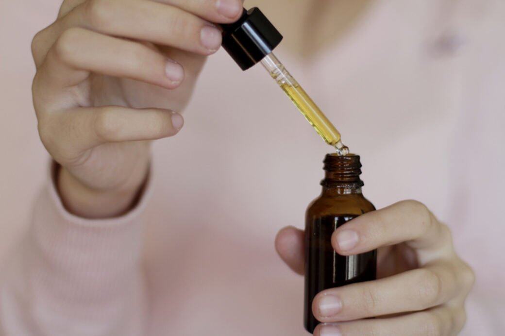 女生或會喜歡有花香或果香的洗頭水,但記得一定要選擇加入天然精油 女生或會喜歡有花香或果香的洗頭水,但記得一定要選擇加入天然精油