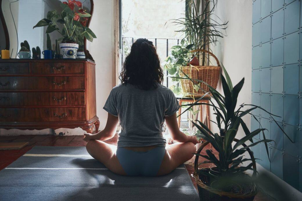 靜觀(Mindfulness)哲理與技巧源自佛法,不過它的本質是關乎生活的智慧,是一種有 靜觀(Mindfulness)哲理與技巧源自佛法,不過它的本質是關乎生活的智慧,是一種有