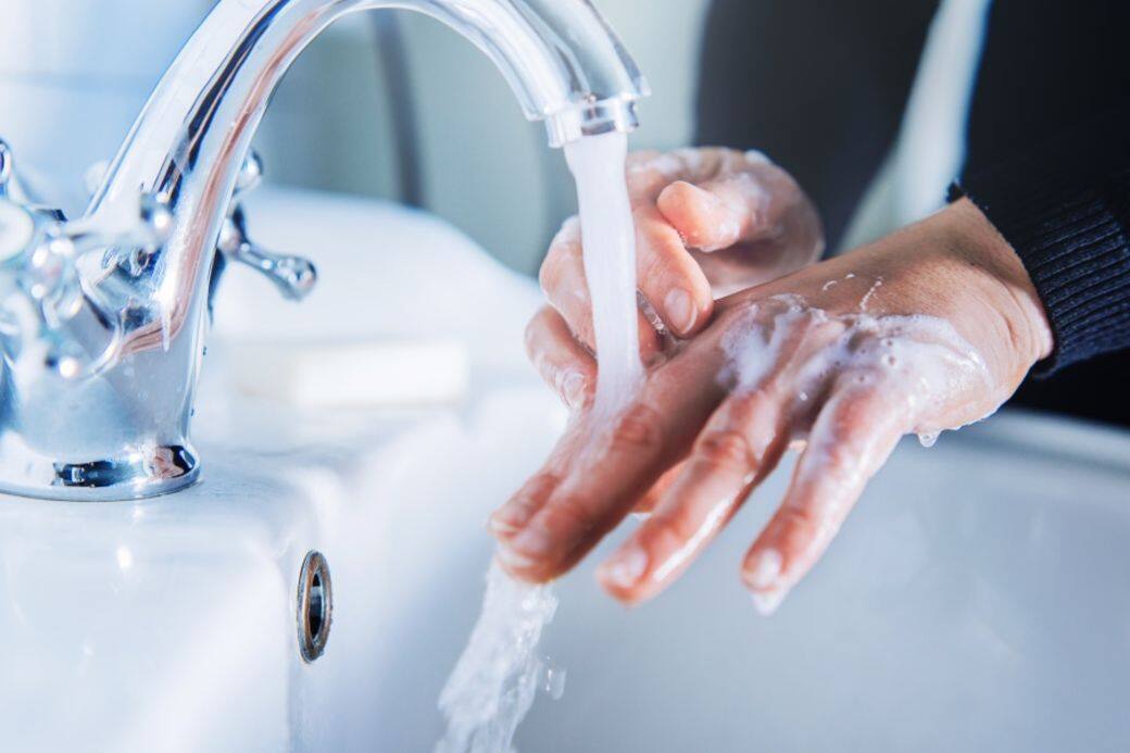 消毒洗手液有抗菌功效，但究竟是否否用得越多效果越好? 或許有更多人