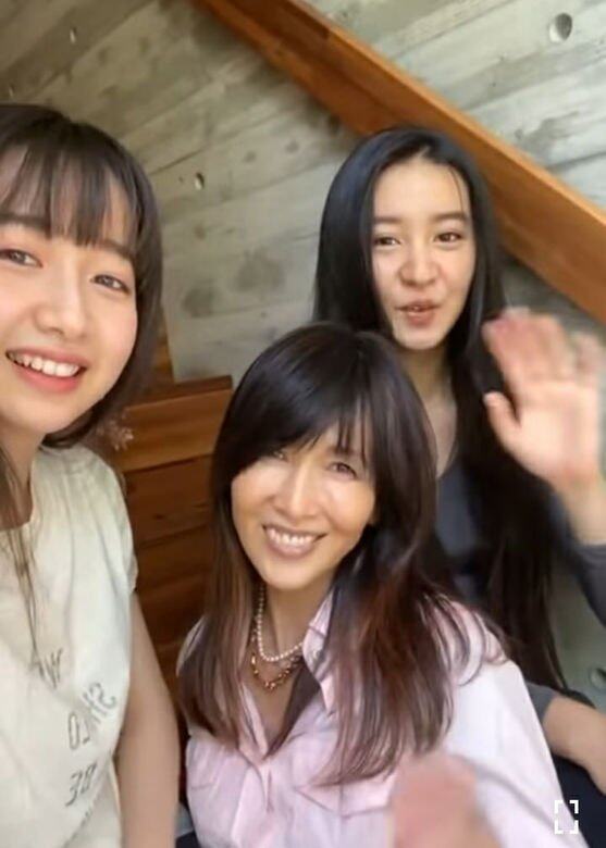 木村拓哉一家均保持勁fit體態,不只兩位千金木村光希(Koki)、林村心美(Cocomi)擁 木村拓哉一家均保持勁fit體態,不只兩位千金木村光希(Koki)、林村心美(Cocomi)擁