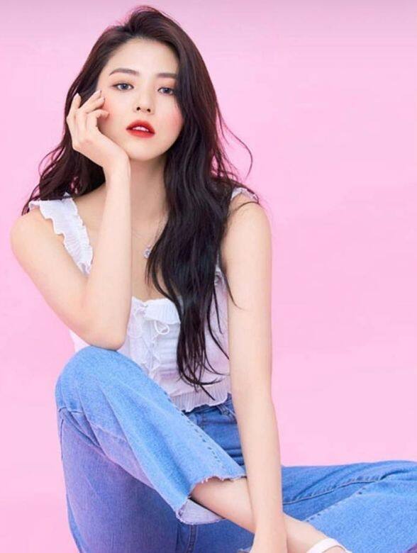 劇中飾演Pilates老師的韓素希擁有緊緻適中的瘦腰身形,還記得她曾經跟池 劇中飾演Pilates老師的韓素希擁有緊緻適中的瘦腰身形,還記得她曾經跟池