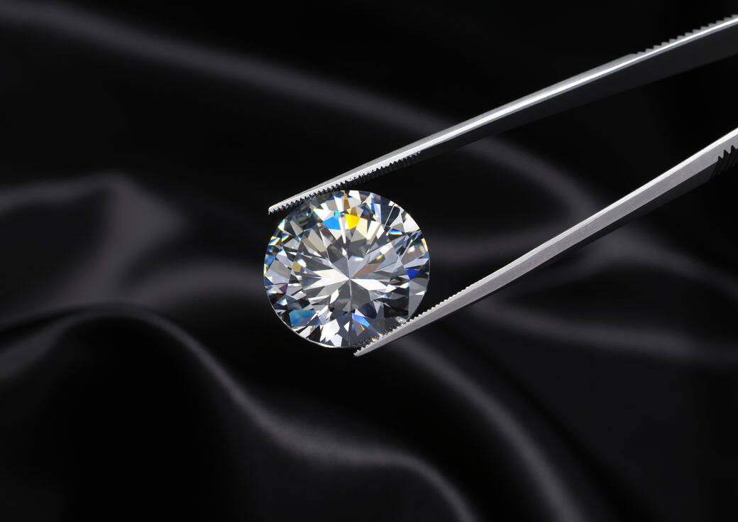 隨著對工業用合成鑽石的興趣上升，以及技術的進步，珠寶中鑽石的質量