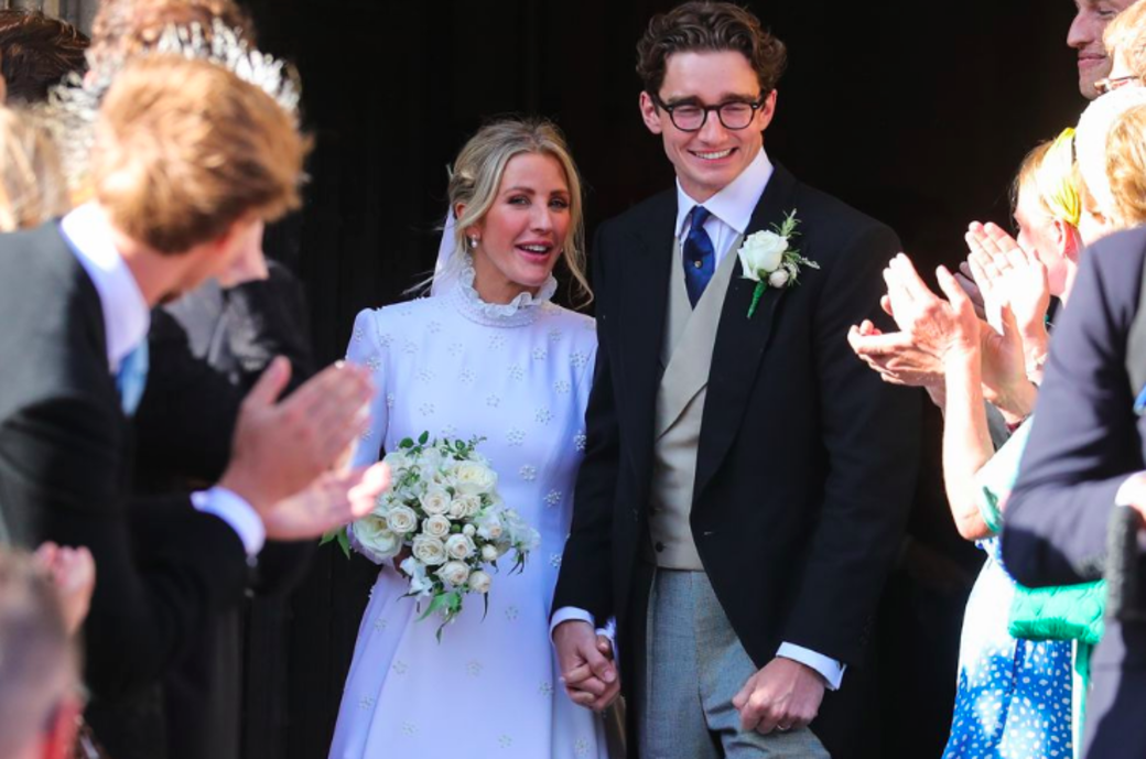如果你是Ellie Goulding八月與Caspar Jopling婚禮上Chloé婚紗的粉絲,那麼你在2020年很幸運。根 如果你是Ellie Goulding八月與Caspar Jopling婚禮上Chloé婚紗的粉絲,那麼你在2020年很幸運。根