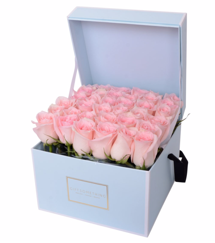 Gift Flowers的情人節系列除了花外，禮盒裡更可以配搭香水或浴鹽。