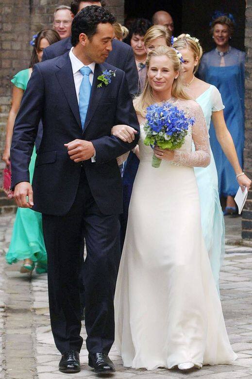 威廉王子堂姐Lady Davina Windsor的婚紗也是以簡潔為主，奶油色的緞面裙外襯托了