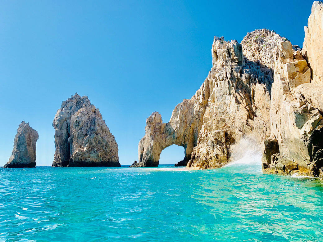 墨西哥洛斯卡沃斯(Los Cabos)你曾幻想過在沙漠中的沙灘舉辦婚禮嗎?在墨西 墨西哥洛斯卡沃斯(Los Cabos)你曾幻想過在沙漠中的沙灘舉辦婚禮嗎?在墨西