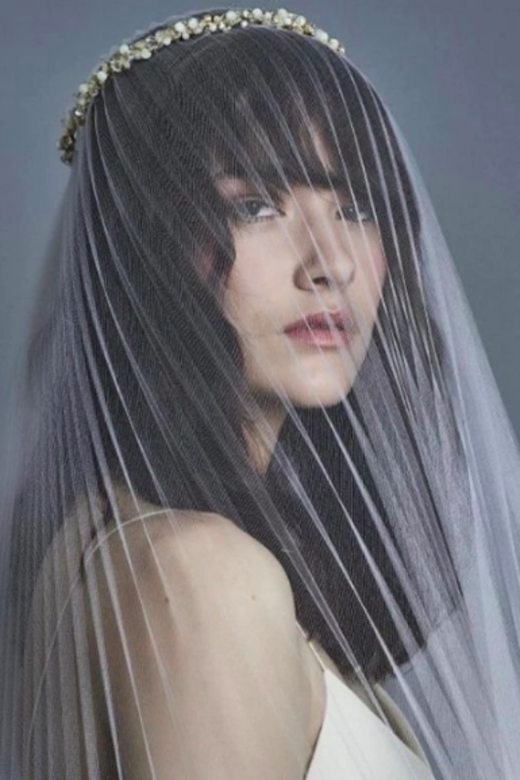 頭紗不再局限於傳統款式,近年興起的百褶頭紗,亦演繹出簡約不浮誇的 頭紗不再局限於傳統款式,近年興起的百褶頭紗,亦演繹出簡約不浮誇的