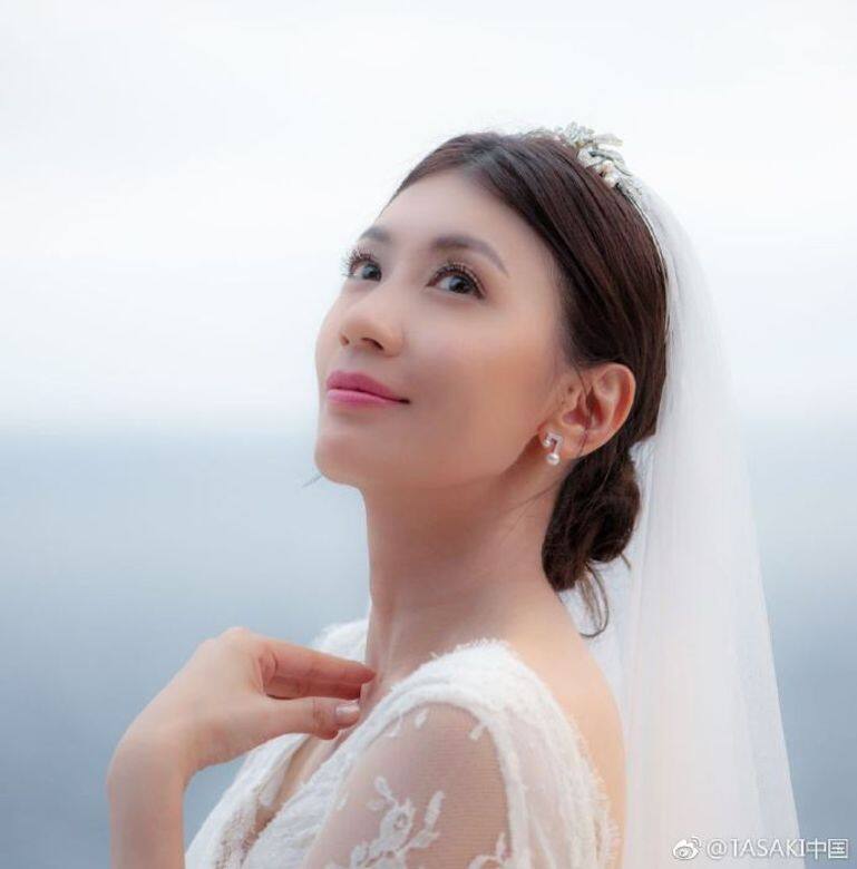 身為媽媽,賈靜雯也常常會因為育兒的繁雜日常而搞得不開心、緊張兮兮 身為媽媽,賈靜雯也常常會因為育兒的繁雜日常而搞得不開心、緊張兮兮