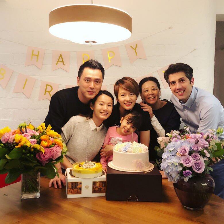梁詠琪和Sergio當時相隔兩地時,會透過視訊見面 梁詠琪和Sergio當時相隔兩地時,會透過視訊見面