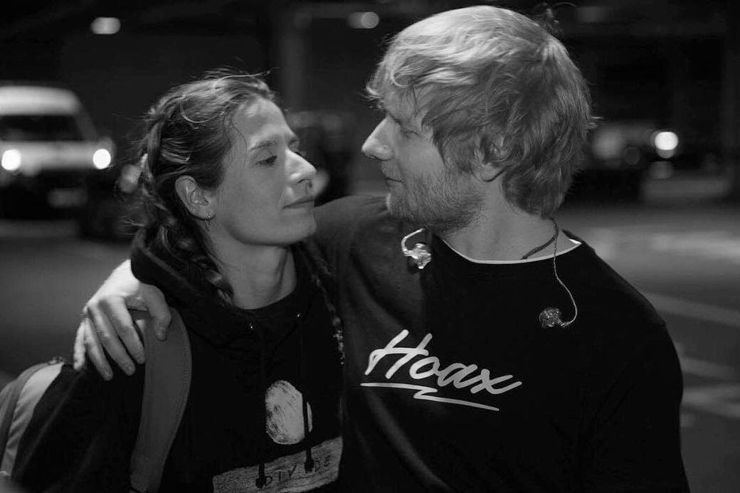 Ed Sheeran與青梅竹馬結婚!幸福不用宣告全世界、一個小動作證實結婚消息:「我本來就不是很公開的人」 Ed Sheeran與青梅竹馬結婚!幸福不用宣告全世界、一個小動作證實結婚消息:「我本來就不是很公開的人」