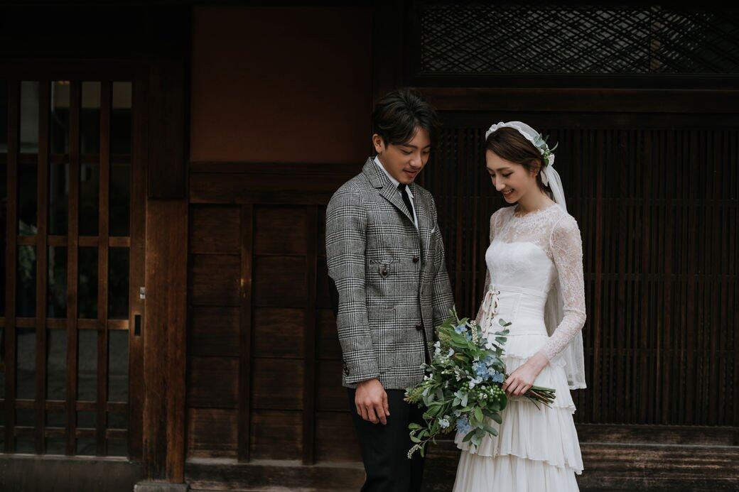 柯佳嬿和坤達的日系小清新婚紗照好美！脫俗唯美的婚紗設計細節大公開
