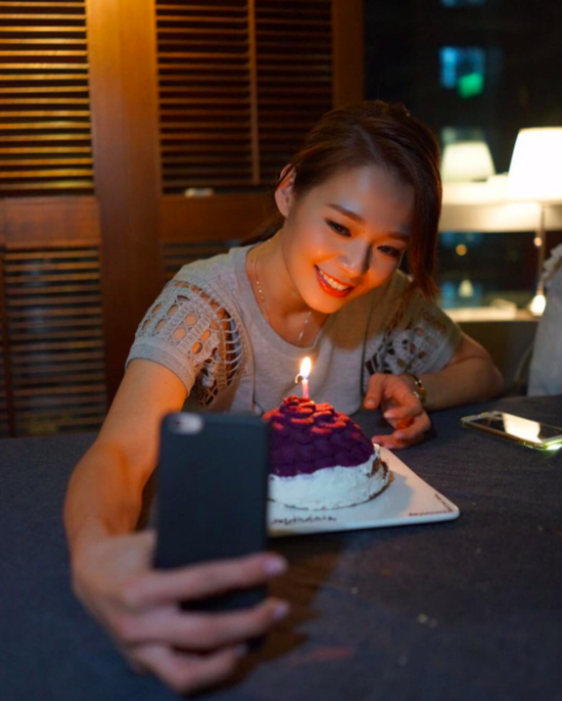 呂慧儀2年前生日老公原本安排了驚喜給她,結果最後竟然遭兒子「蟹籽 呂慧儀2年前生日老公原本安排了驚喜給她,結果最後竟然遭兒子「蟹籽