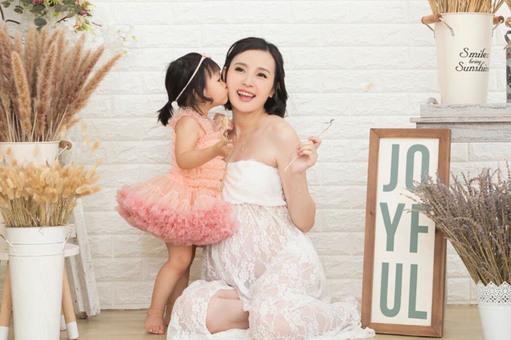 李蘊羅章冠2歲女兒已是個小美人!Renee的幸福人妻之路是這樣走來的 李蘊羅章冠2歲女兒已是個小美人!Renee的幸福人妻之路是這樣走來的