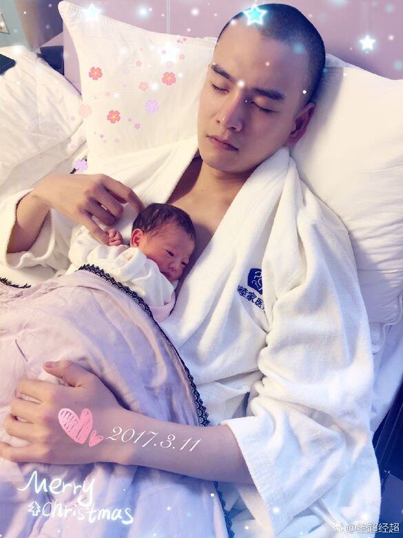 經超:「真希望小年糕今後可以一直像現在這樣,黏在爸爸的身邊,我的大小 經超:「真希望小年糕今後可以一直像現在這樣,黏在爸爸的身邊,我的大小