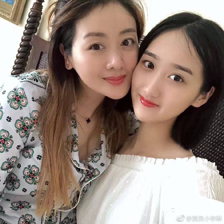 李琳和大女兒十分似樣, 李琳和大女兒十分似樣,