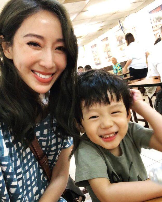 而有了孩子和家庭後,Sonia亦坦言計劃逐步退出演藝圈,因為深明演藝事業 而有了孩子和家庭後,Sonia亦坦言計劃逐步退出演藝圈,因為深明演藝事業