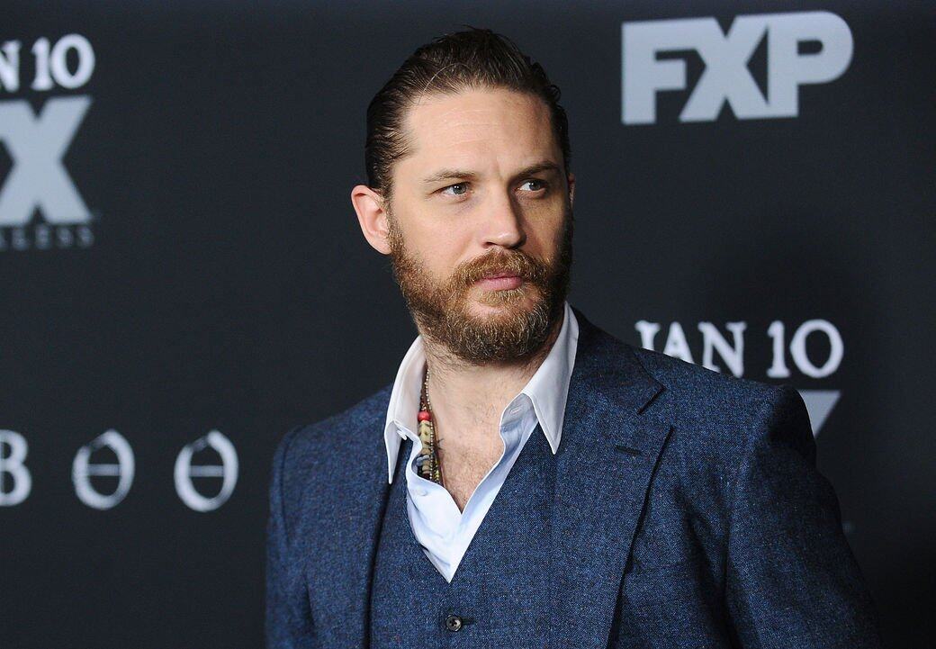 說來,Tom Hardy的戀情總是來自劇場或戲棚。2005年,他又在演戲的時候找到愛情 說來,Tom Hardy的戀情總是來自劇場或戲棚。2005年,他又在演戲的時候找到愛情