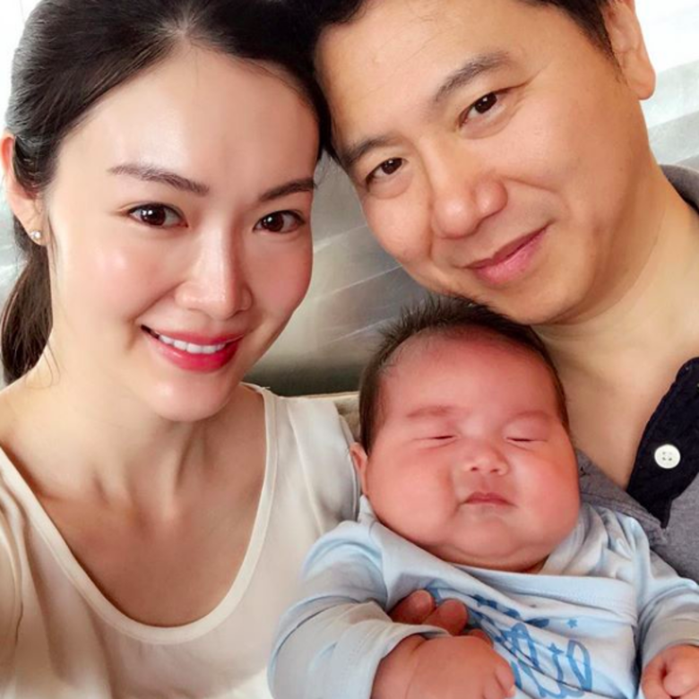 相比葉翠翠的前男朋友,老公周曉東稱不上是大富大貴 相比葉翠翠的前男朋友,老公周曉東稱不上是大富大貴