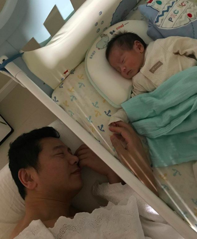 今年正是二人的結婚3週年,葉翠翠更於社交網絡大讚丈夫 今年正是二人的結婚3週年,葉翠翠更於社交網絡大讚丈夫