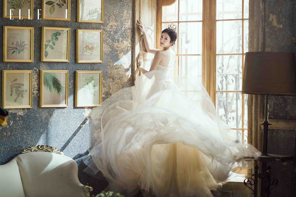 Choi Myung在首爾雖不是大型的婚紗店，但一直以來都堅持手工製作，最擅長為