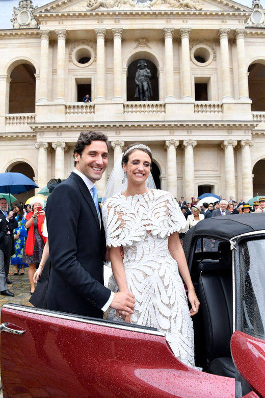 而新娘Countess Olympia von und zu Arco-Zinnerberg則來自奧地利皇室,並畢業於耶魯大學。家境顯赫 而新娘Countess Olympia von und zu Arco-Zinnerberg則來自奧地利皇室,並畢業於耶魯大學。家境顯赫
