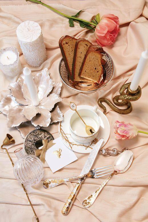LUXURY TOUCH IDEA:金銀拼合在一起更容易營造奢華感,以下餐桌上的設計品作為婚 LUXURY TOUCH IDEA:金銀拼合在一起更容易營造奢華感,以下餐桌上的設計品作為婚