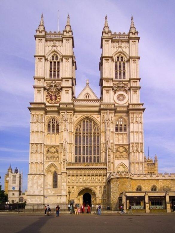 西敏寺(Westminster Abbey)西敏寺坐落在倫敦泰晤士河北岸,原是一座天主教本篤會隱 西敏寺(Westminster Abbey)西敏寺坐落在倫敦泰晤士河北岸,原是一座天主教本篤會隱