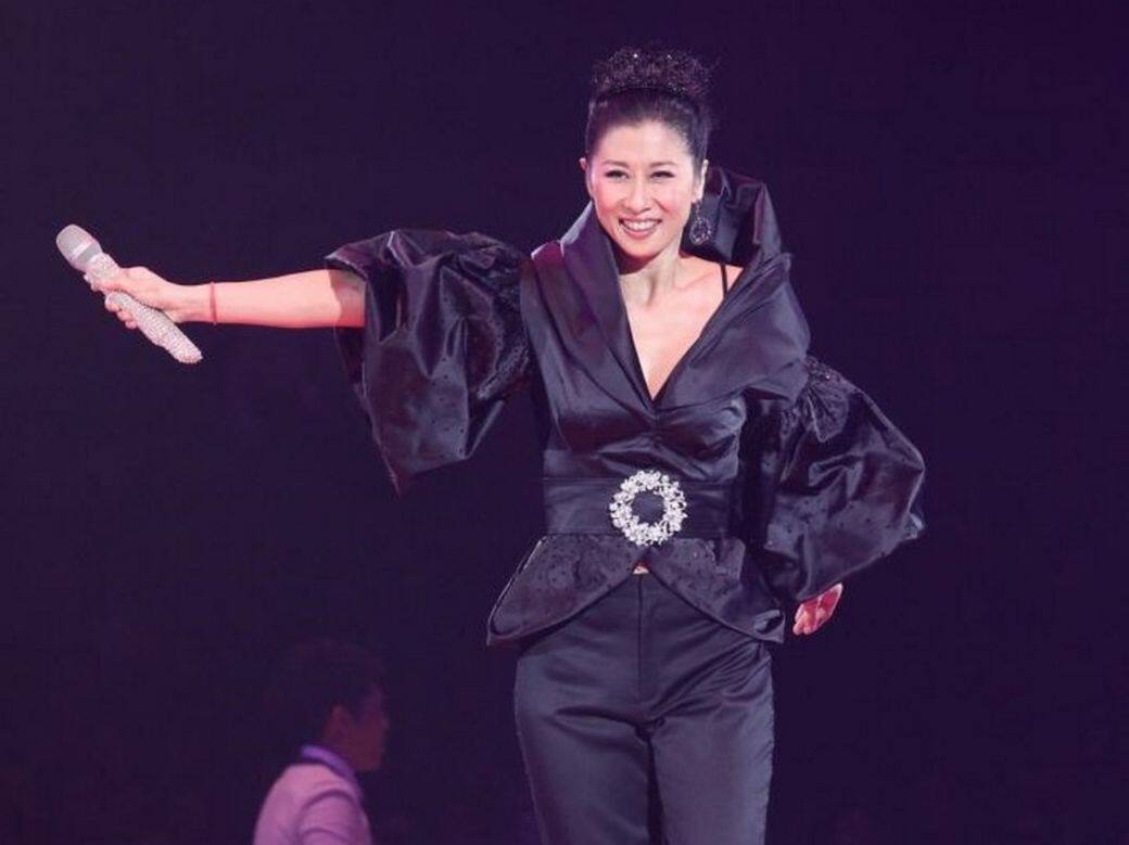 葉蒨文受訪時,從不吝嗇談自己感受。她說過﹕「人不是貓狗能給予指令,人是 葉蒨文受訪時,從不吝嗇談自己感受。她說過﹕「人不是貓狗能給予指令,人是