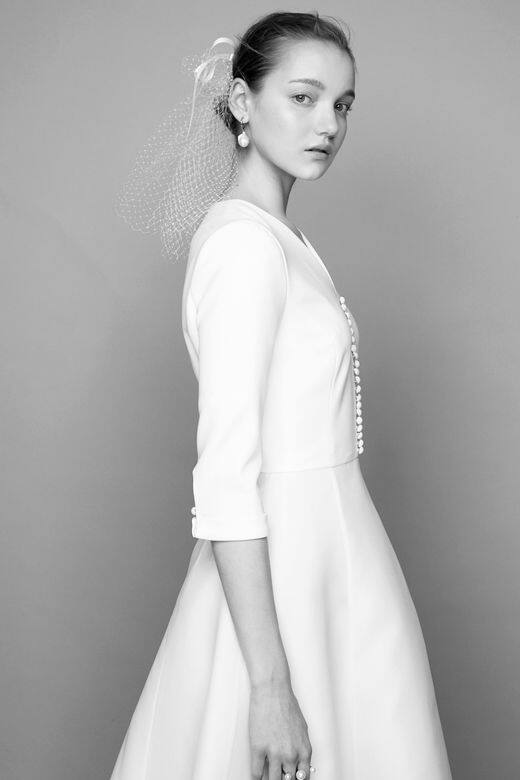 除了正統婚紗裙外,BRIDE AND YOU還有一些較休閒的設計,可以作婚禮禮服穿着 除了正統婚紗裙外,BRIDE AND YOU還有一些較休閒的設計,可以作婚禮禮服穿着