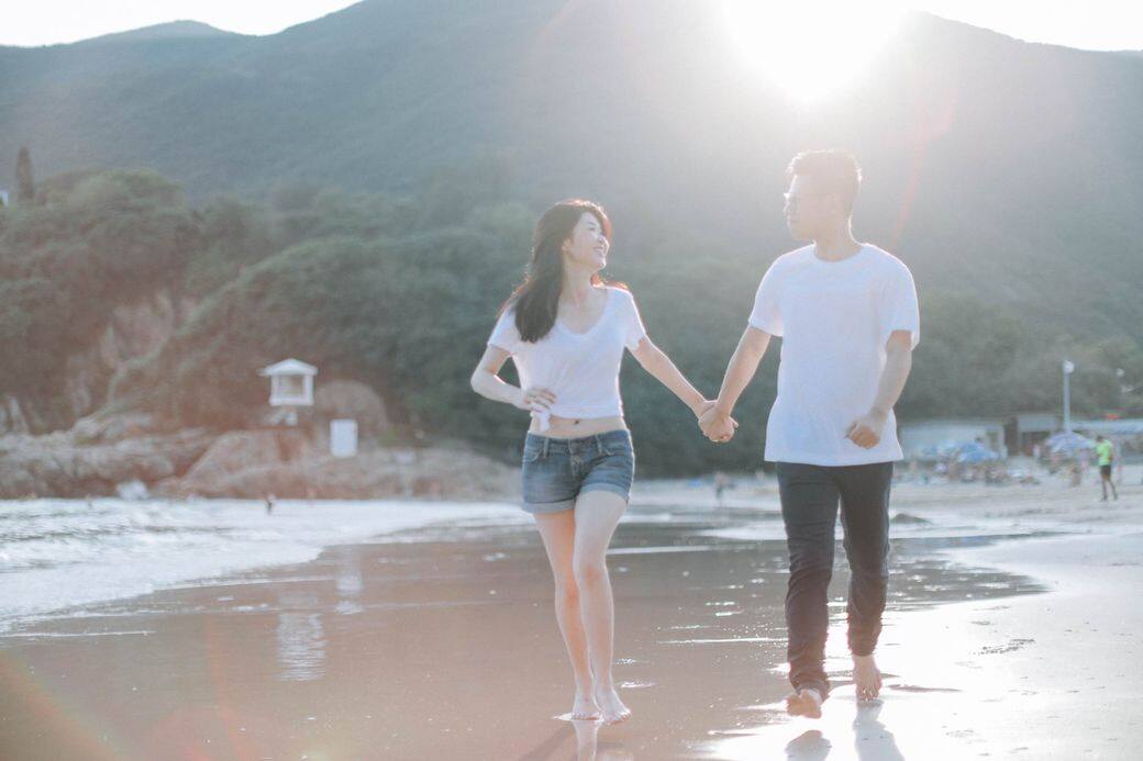 比石澳少人及容易到達的迷人海灘,可拍攝出一些比較輕鬆及動感的婚 比石澳少人及容易到達的迷人海灘,可拍攝出一些比較輕鬆及動感的婚
