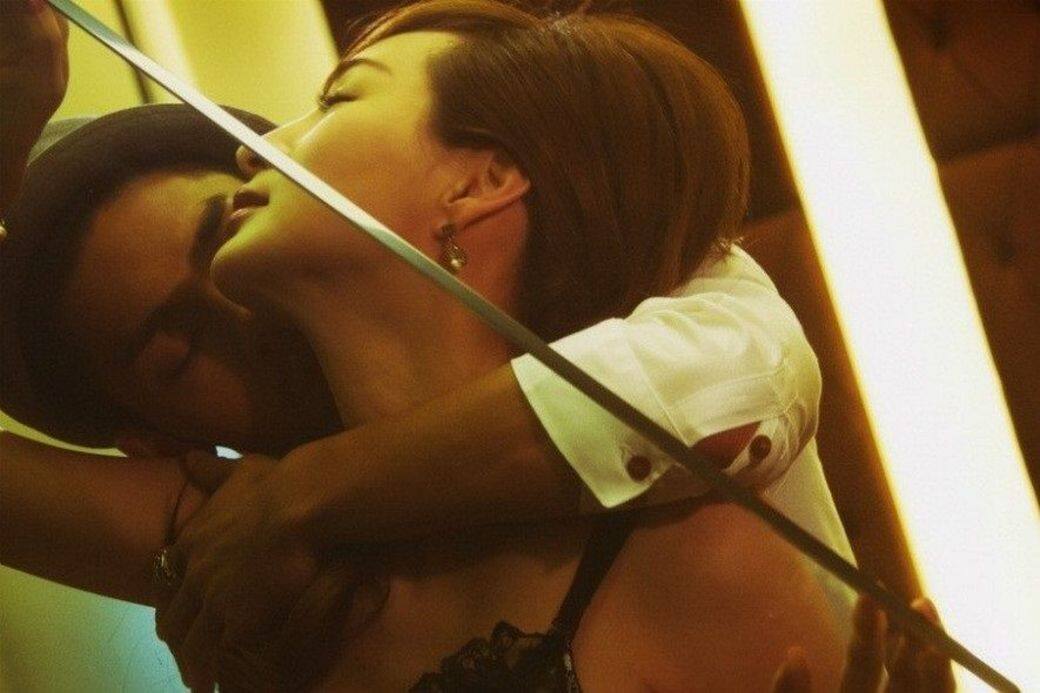 眼有大小小三指數:★★★★☆明顯大細眼的女生,對人真情流露,容易接受已婚的男 眼有大小小三指數:★★★★☆明顯大細眼的女生,對人真情流露,容易接受已婚的男