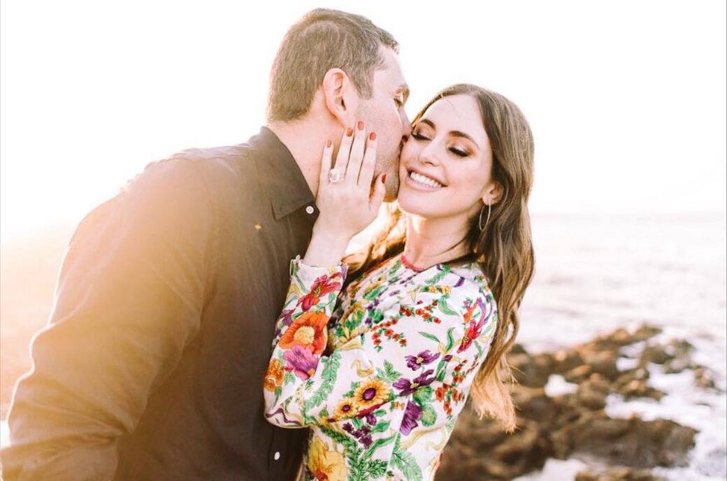 Alexa Dell24歲的Dell Technologies女繼承人12卡鑽石訂婚戒指戴爾的未婚夫Harrison Refoua在華拉