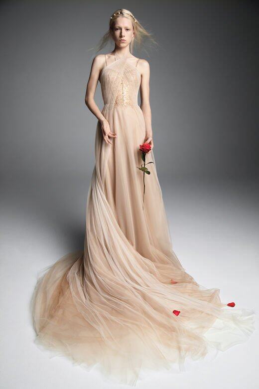 Hong Kong – “I am always excited to see Vera Wang's latest seasons! The designer never fails to provide new perspectives to the bridal scene, from contrasting colors to unique