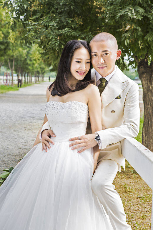 離婚後不久,他再次結婚,經歷了一次婚姻失敗之後,聶遠似乎找到建立更 離婚後不久,他再次結婚,經歷了一次婚姻失敗之後,聶遠似乎找到建立更