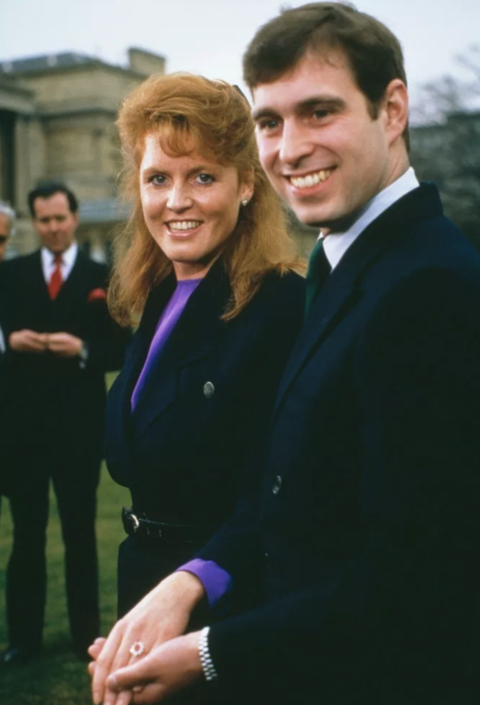 Sarah Ferguson是英國約克公爵安德魯王子(英女王伊麗莎白二世的次子)的前妻,兩 Sarah Ferguson是英國約克公爵安德魯王子(英女王伊麗莎白二世的次子)的前妻,兩