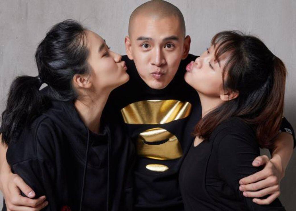 經超對她也視為親女兒一樣,一家三口更拍過全家幅,感情相當要好,可見 經超對她也視為親女兒一樣,一家三口更拍過全家幅,感情相當要好,可見