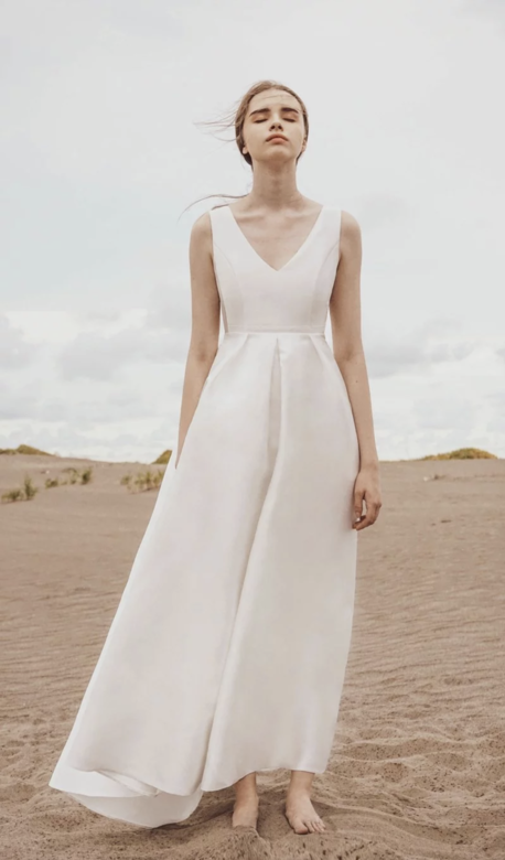來自台灣的品牌Caspia LiLi除了ready-to-wear時裝單品外，也有推出輕婚紗，價錢由$1000