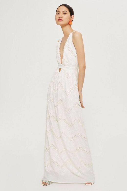 Flynn Skye深V婚紗£80(約港幣$800) Flynn Skye深V婚紗£80(約港幣$800)