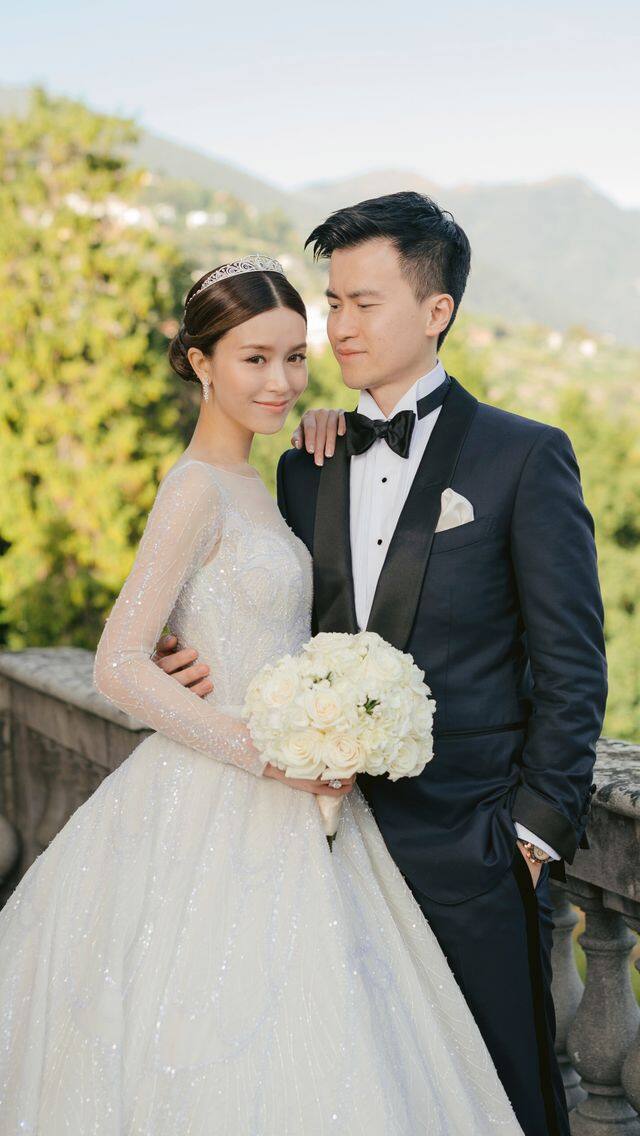 一共10套婚紗造型、拖尾⻑達10呎!Janice Man意大利古堡婚禮、婚紗造型細節全公開! 一共10套婚紗造型、拖尾⻑達10呎!Janice Man意大利古堡婚禮、婚紗造型細節全公開!