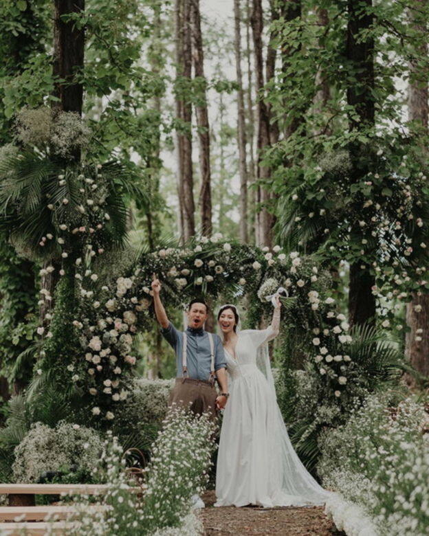 「Venus選擇做個Boho新娘，在森林舉辦婚禮的他們為這件婚紗做出最美好的詮