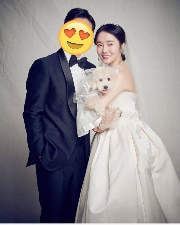 隨後李貞賢的所屬事務所亦承認婚訊,稱男方比李貞賢年輕三歲,是任職 隨後李貞賢的所屬事務所亦承認婚訊,稱男方比李貞賢年輕三歲,是任職
