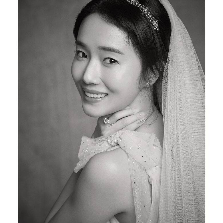 李貞賢親自在Instagram貼出手寫公開信宣佈結婚,消息立即瘋傳至海外,叫人驚 李貞賢親自在Instagram貼出手寫公開信宣佈結婚,消息立即瘋傳至海外,叫人驚