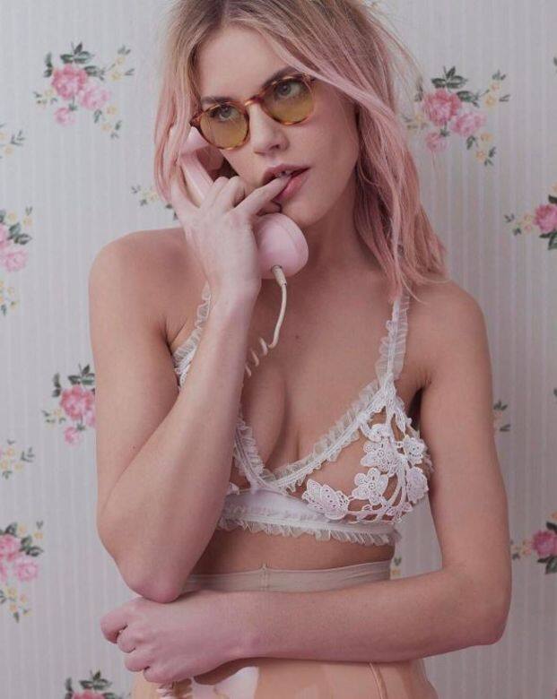 3. 什麽婚紗款式適合配Nude Bra?外國大品牌的高級系列婚紗,很多時候也會 3. 什麽婚紗款式適合配Nude Bra?外國大品牌的高級系列婚紗,很多時候也會