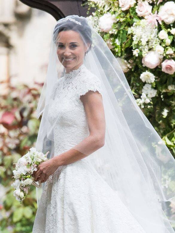凱特王妃的妹妹Pippa Middleton像當年姊姊的婚紗一樣,婚禮上沒有過多的變化造 凱特王妃的妹妹Pippa Middleton像當年姊姊的婚紗一樣,婚禮上沒有過多的變化造