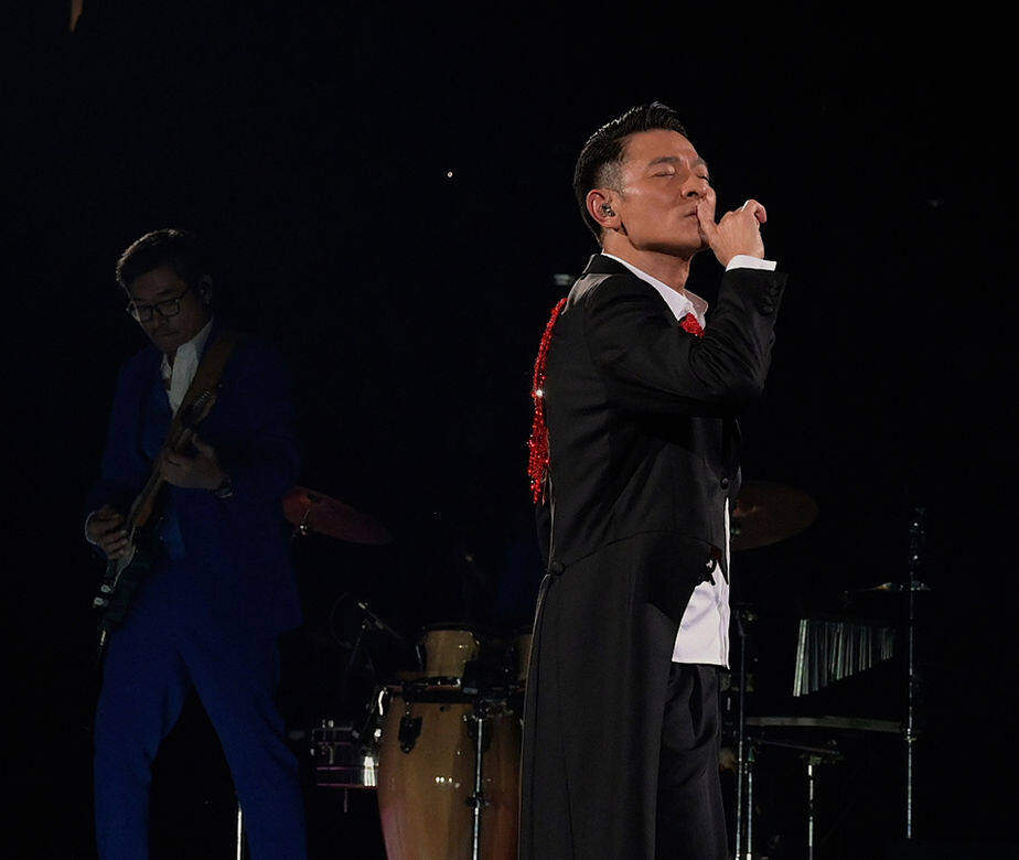 繼9月底完成「My Love Andy Lau World Tour ─ 新加坡及馬來西亞」共7場演唱會後，劉德華